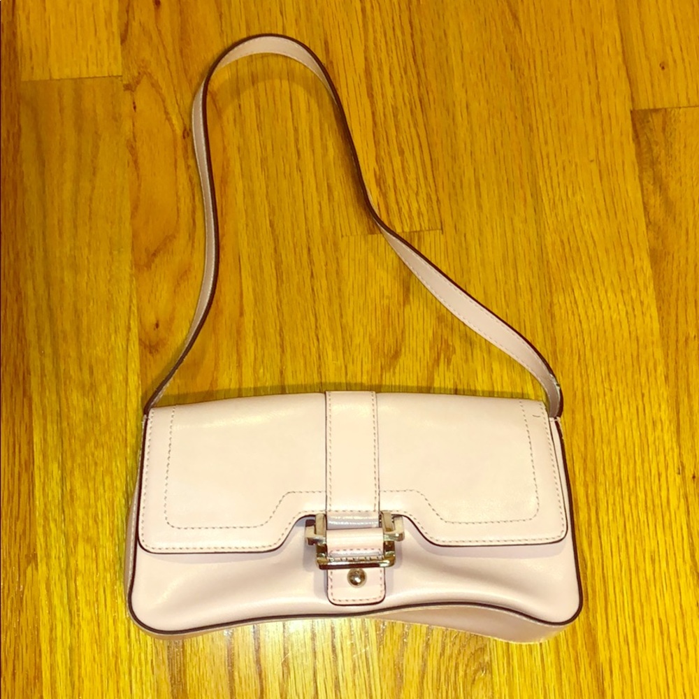 GUESS bag 💕💕💕